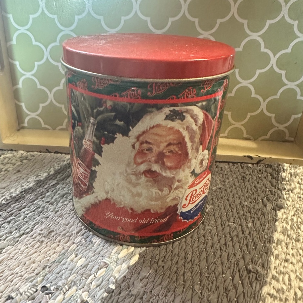 Vintage 1994 Pepsi -Cola Santa Holiday Tin